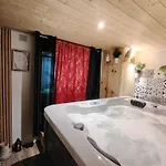 Sweet Loft Grenoble-love Avec Jacuzzi & Sauna 公寓 *